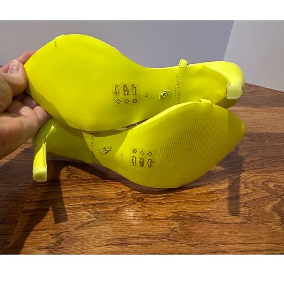 Kurt Geiger London Shoreditch Strappy Sandals Neon Yellow Size 7 NWT Bold Heels - Picture 7 of 13